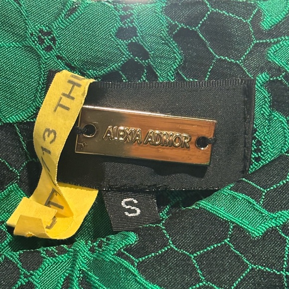 Alexia Admor Black and Green Floral Lace Mini Dress - Picture 4 of 9